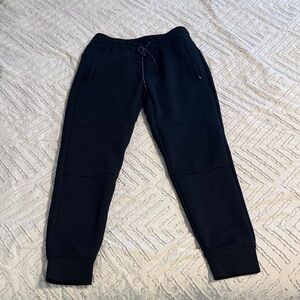 AE Men’s Black Jogger Pants